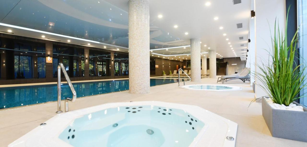 Nadmorskie Tarasy Apartament 215 A Eltom Tour Kołobrzeg Eksteriør billede